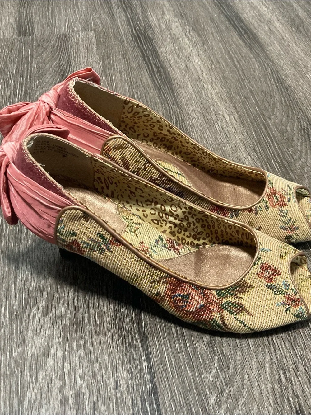 Kenzie Blink Tapestry Floral Peep Toe Wedge Heels Pink Bow Accent Size 8.5M
